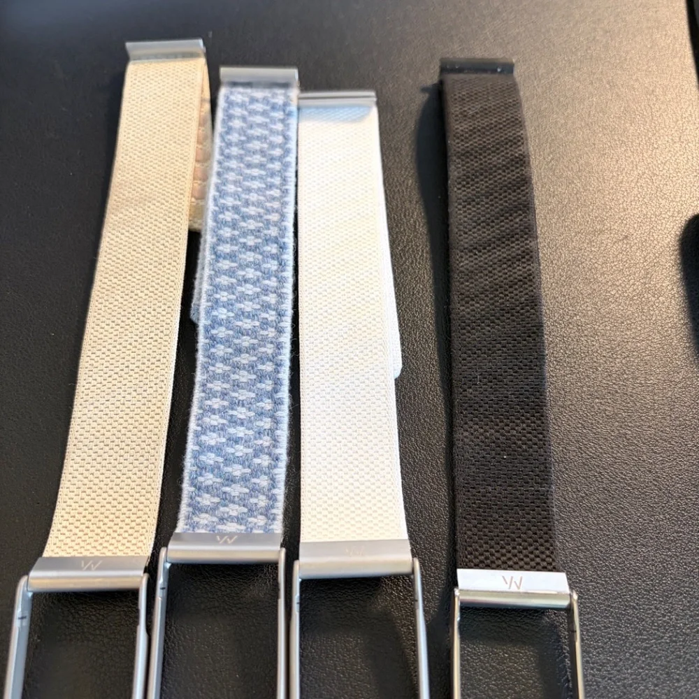 Whoop MG Fitness Tracker + 7 Bands (Small) + Wireless Power Pack